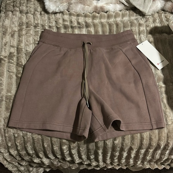 lululemon athletica Pants - Lululemon Hi Rise Short 5”
